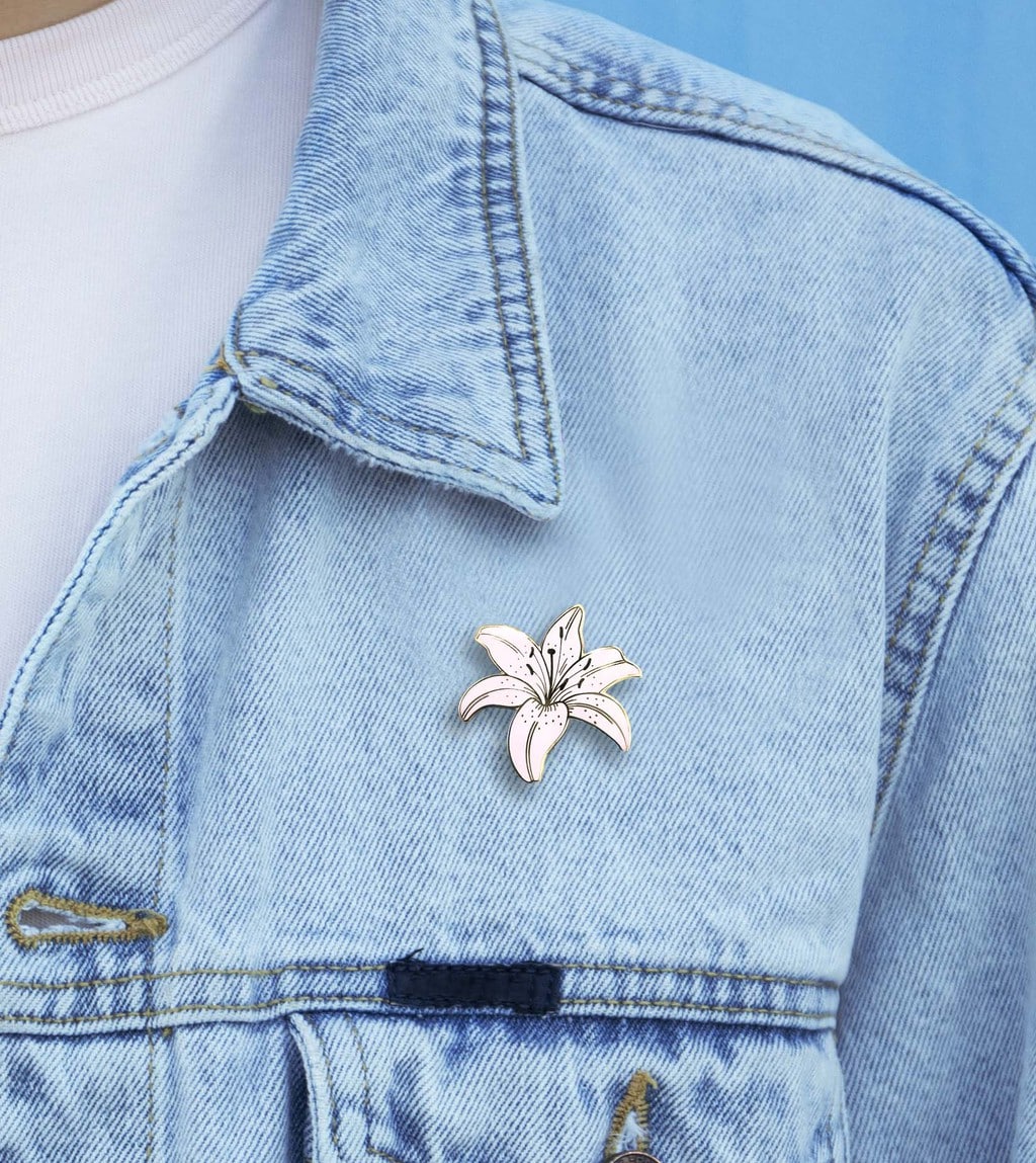 White Lily Pin